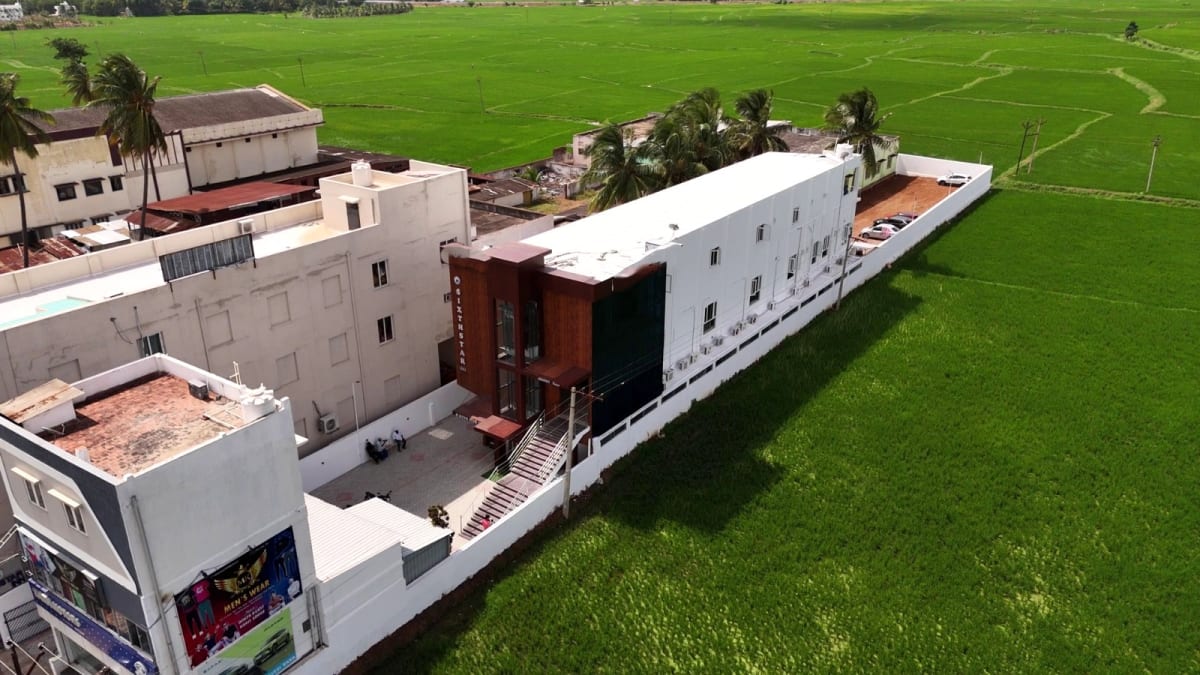 Sixth Star Inn front view